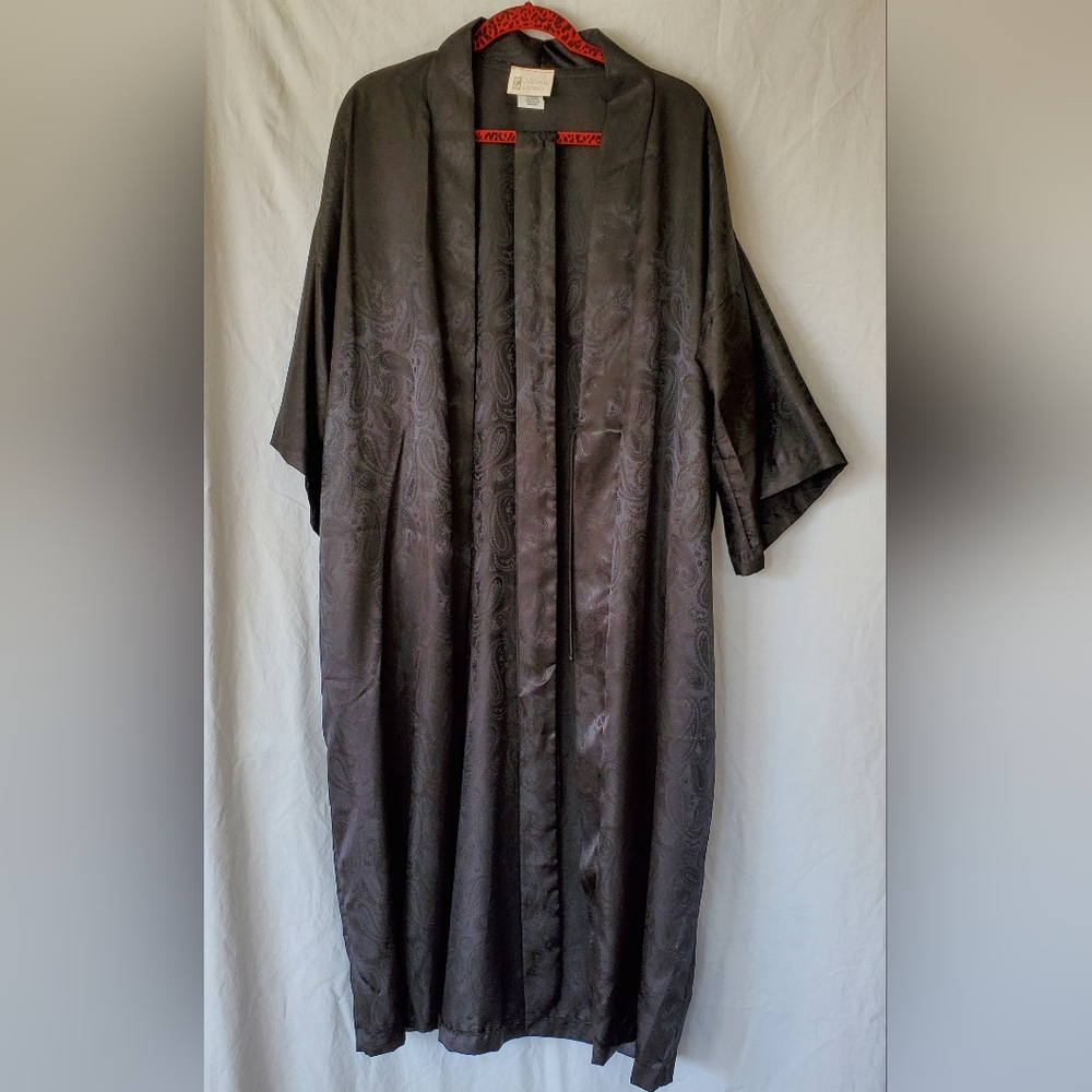 California Dynasty L black paisley satiny polyester robe wrap&belt ties + pocket